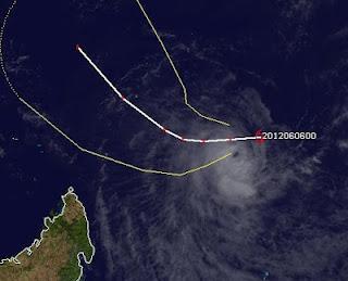 Tropischer Sturm KUENA bildet sich im Dreieck zwischen Mauritius, Madagsakar und den Seychellen, Kuena, aktuell, Satellitenbild Satellitenbilder, Vorhersage Forecast Prognose, Zyklonsaison Südwest-Indik, Juni, 2012, Mauritius, Madagaskar, 