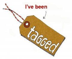 I’ve been tagged: 8 Dinge über mich & unhappy ends