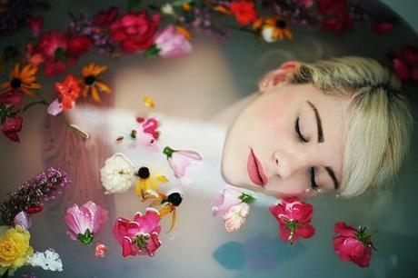 Inspiration for flowers, girls and bath