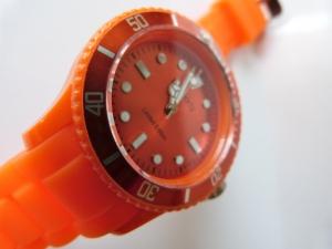 Orange trägt nicht nur die Müllabfuhr! Meine neue Armbanduhr von mysporty