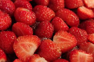 [Süßer Sonntag] Stachelbeer-Erdbeer-Gratin