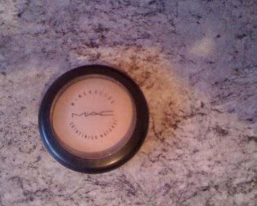 Review: MAC Mineralize Skinfinish Natural - Light