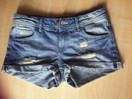 studded jeans shorts DIY
