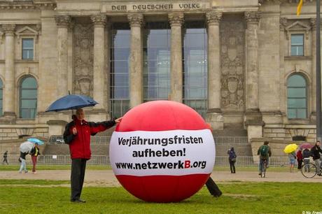  Norbert Denef und NetzwerkB in Berlin vor dem Reichstag