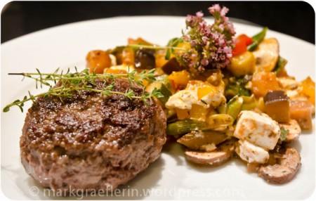 Wochenrückblick 3: Mediterraner Beef-Burger mit buntem Sommergemüse