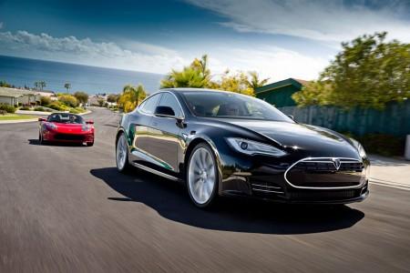 Tesla Modell S fährt 430 Kilometer weit