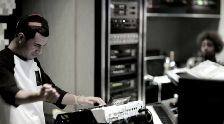 Danny Brown – Molly Ringwald (Produced by araabMUZIK)