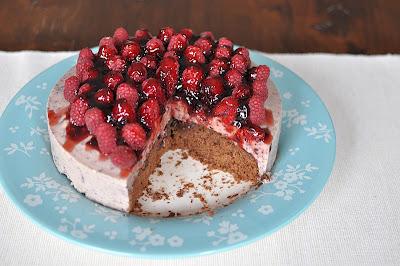 Beeren-Mousse-Torte