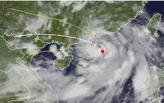 Taifun VICENTE bei Hong Kong - Taifunwarnung, Vicente, Ferdie, Hongkong, China, Sturmwarnung, aktuell, Satellitenbild Satellitenbilder, Taifun Typhoon, Taifunsaison 2012, 2012, Juli, 