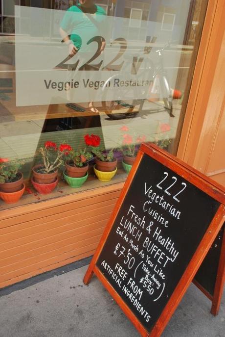 Treffen mit der Veltenbummlerin (+ Besuche im 222 Veggie Vegan Restaurant und bei Ms Cupcake)