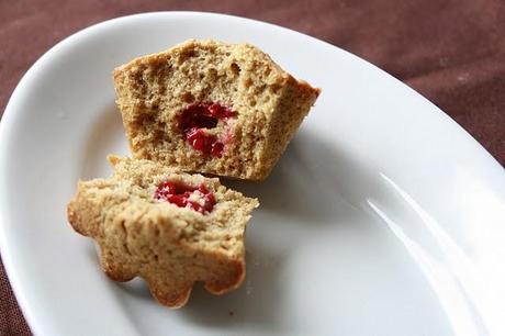 Mini biscuit cake avec muscat et framboises