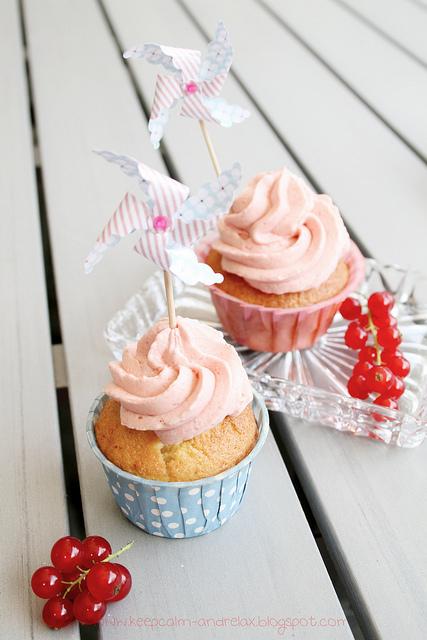 Red Currant Vanilla Cupcakes