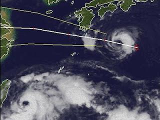 Tropischer Sturm DAMREY bei Japan zieht nach Schanghai, Damrey, Japan, aktuell, Satellitenbild Satellitenbilder, Vorhersage Forecast Prognose, China, Schanghai, Taifunsaison 2012, Juli, August, 2012,