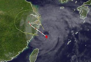 Taifun HAIKUI kurz vor Landfall bei Schanghai, China, Haikui, China, Schanghai, aktuell, Satellitenbild Satellitenbilder, Taifun Typhoon, Taifunsaison 2012, August, 2012,