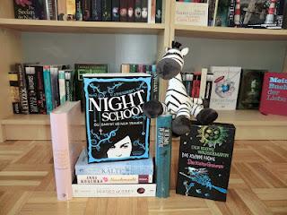 Tolle Bücherpost, die das Herz zum strahlen bringt :D