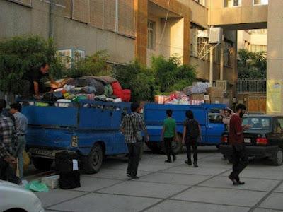 Das Iranische Volk Übernimmt Erdbeben Hilfe Selbst in Die Hand; Regierung Versucht Sie zu Verhindern!