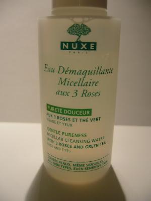 Review | NUXE Reinigungswasser mit Rosenblütenblättern