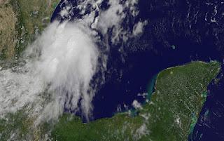 Entwicklung bei Veracruz | Tamaulipas im Golf von Mexiko, Mexiko, Golf von Mexiko, aktuell, Satellitenbild Satellitenbilder, August, 2012, Hurrikansaison 2012, Atlantische Hurrikansaison,