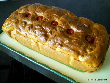 Kichererbsen-Salami-Feta-Cake