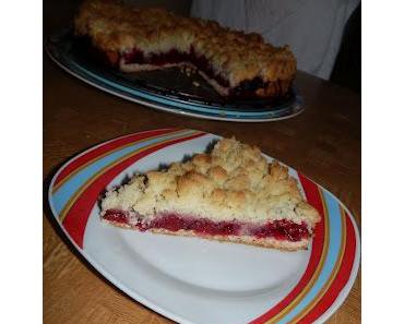 Hefekuchen mit Früchten und Streusel