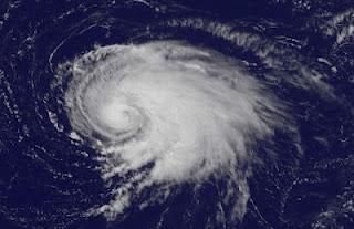 Tropischer Sturm LESLIE ist jetzt ein Hurrikan und zieht nach Bermuda, Leslie, aktuell, Satellitenbild Satellitenbilder, Bermudas, Atlantische Hurrikansaison, Hurrikansaison 2012, Vorhersage Forecast Prognose, September, 2012,
