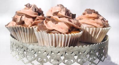 Rosen - Cupcakes mit Zartbitterganache