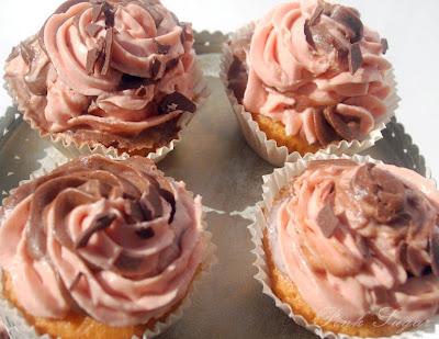 Rosen - Cupcakes mit Zartbitterganache