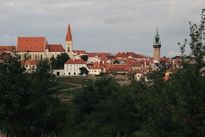 Rathausturm und St.Nikolaus-Kirche in Znojmo