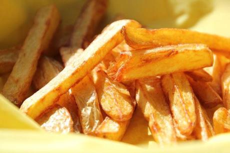 Handgemacht in 10 Minuten: Knusprige Pommes ohne Fritteuse