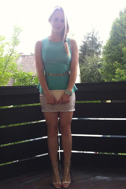 Friday to go: turquoise peplum top with studded accessories