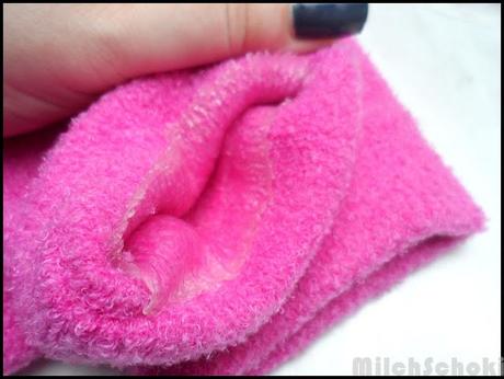 Wolke Sieben Feuchtigkeitsspendende Handschuhe und Socken - die pinke Pflege zum Anziehen