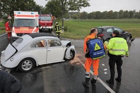 Unfall-mit-VW-Kaefer-fordert-zwei-Verletzte Ovali Faltdach