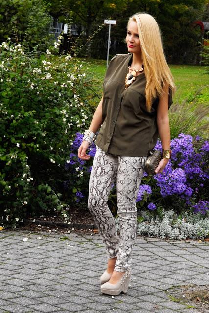 Friday to go: Military blouse with snake pants