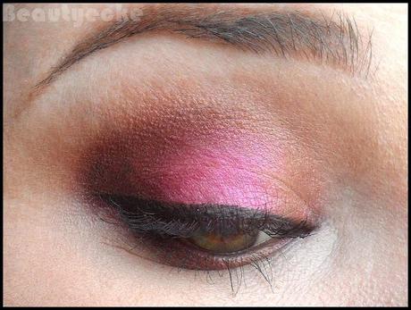 Amu - #2 mit Violet Underground Palette von Estee Lauder