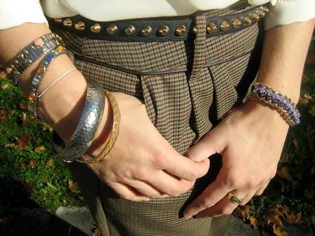 Monday to go: checked Palazzo pants and neon necklace