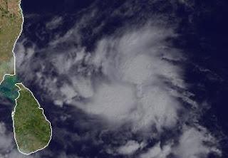 Tropischer Sturm NILAM vor Sri Lanka, Zyklonsaison Nordindik, Nilam, aktuell, Oktober, 2012, Satellitenbild Satellitenbilder, Vorhersage Forecast Prognose, Sri Lanka, Zugbahn, Verlauf, 