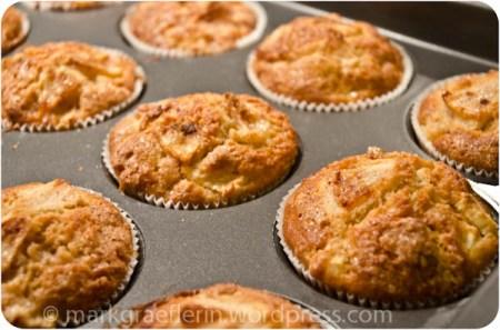 Apfel-Zimt-Muffins / Apple-Cinnamon Muffins