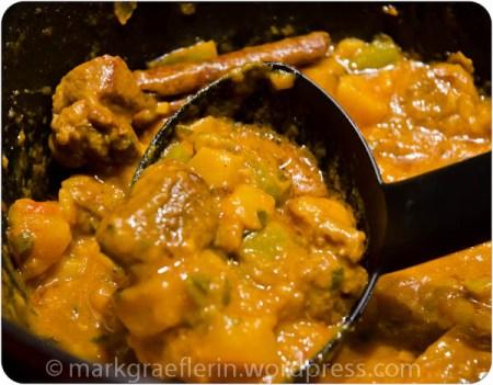 Kartoffel-Lamm-Curry mit Glockenchili und Kokosmilch