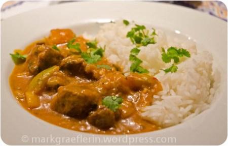 Kartoffel-Lamm-Curry mit Glockenchili und Kokosmilch