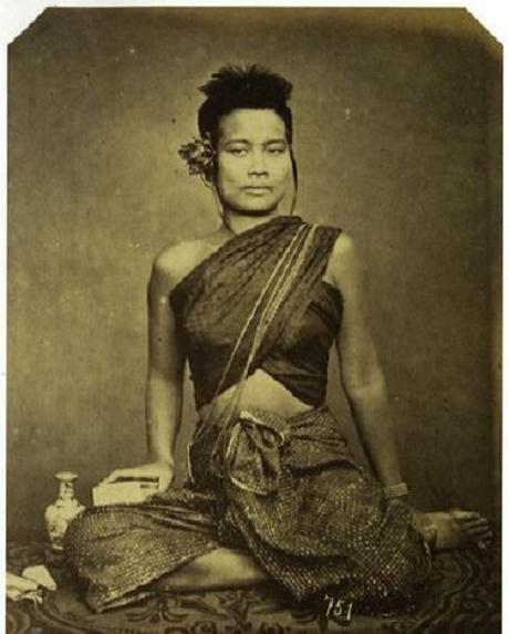 reiche khmer dame Eine reiche Khmer Dame aus dem alten Königreich