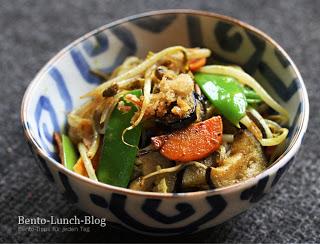 Rezept: Shirataki-Nudeln mit Gemüse und Curry-Kokosmilch