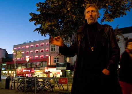 Krimitour auf St. Pauli: Touristenstau in der „Ritze“