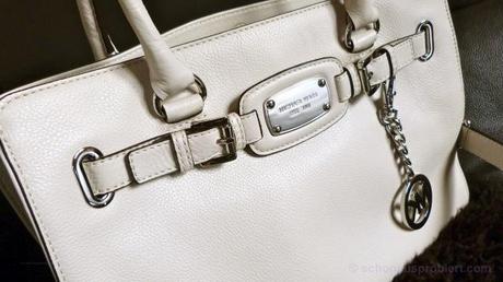 Schick eine Frau in ein Designer Outlet…sie kauft nicht nur eine Handtasche!
