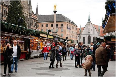 Münchener Weihnachtsmarkt am Marienplatz, erste Bilder Christkindl