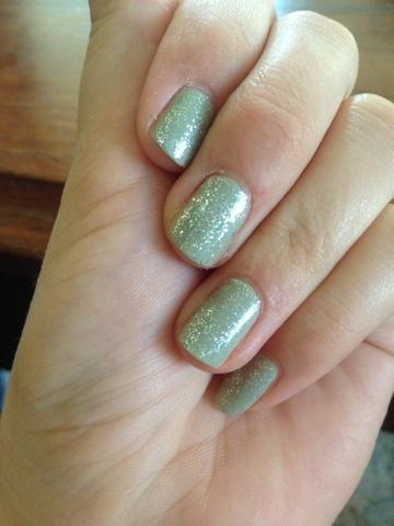 Glitter nail polish