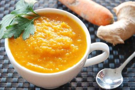 Kürbis-Karottensuppe mit Ingwer / Pumpkin-carrot soup with ginger
