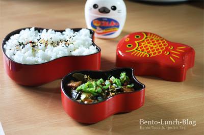 Bento #124: Tomaten-Erdnuss-Tofupfanne mit Reis & Furikake