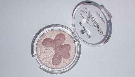 [Swatch/Review] Essence Fantasia LE Multi Colour Highlighter