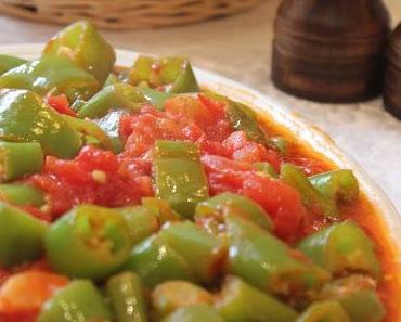 Spitzpaprika in Tomatensoße (Domates Soslu Biber Kavurma)