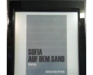 Sofia auf dem Sand von Sebastian Brück